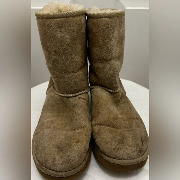 Women’s Ugg Classic Short Boots in Sand Size 10 - Picture 1 of 5